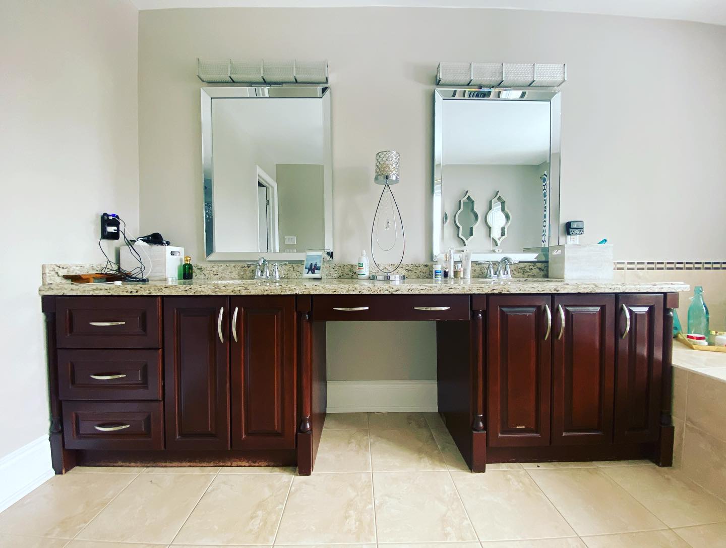 Ensuite vanity, before